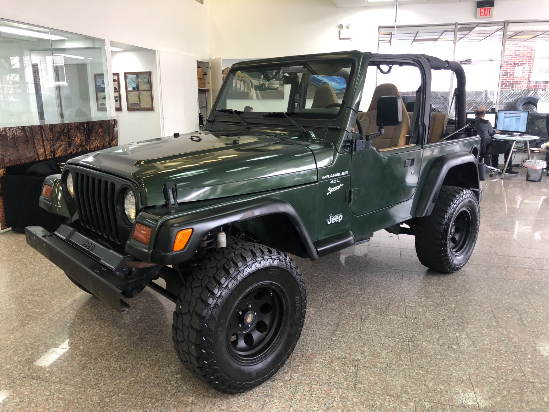 Introducir 38+ imagen 1997 jeep wrangler moss green pearl