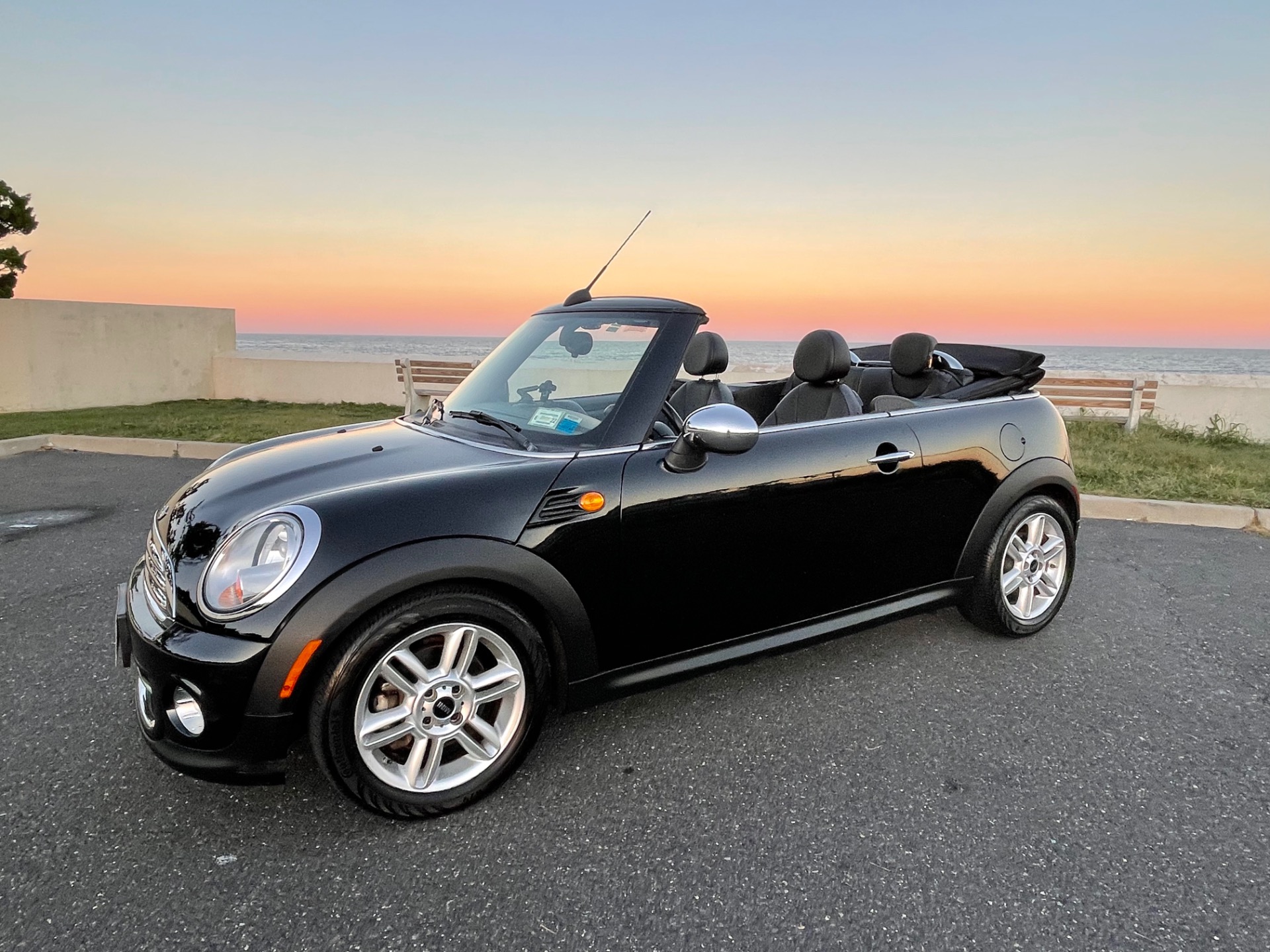 2013 MINI Cooper Convertible .