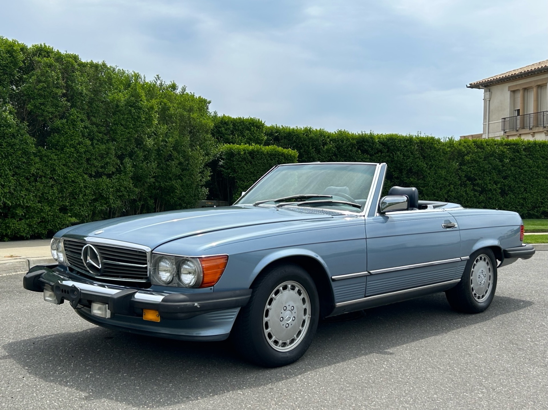 1988 Mercedes-Benz 560 SL R107