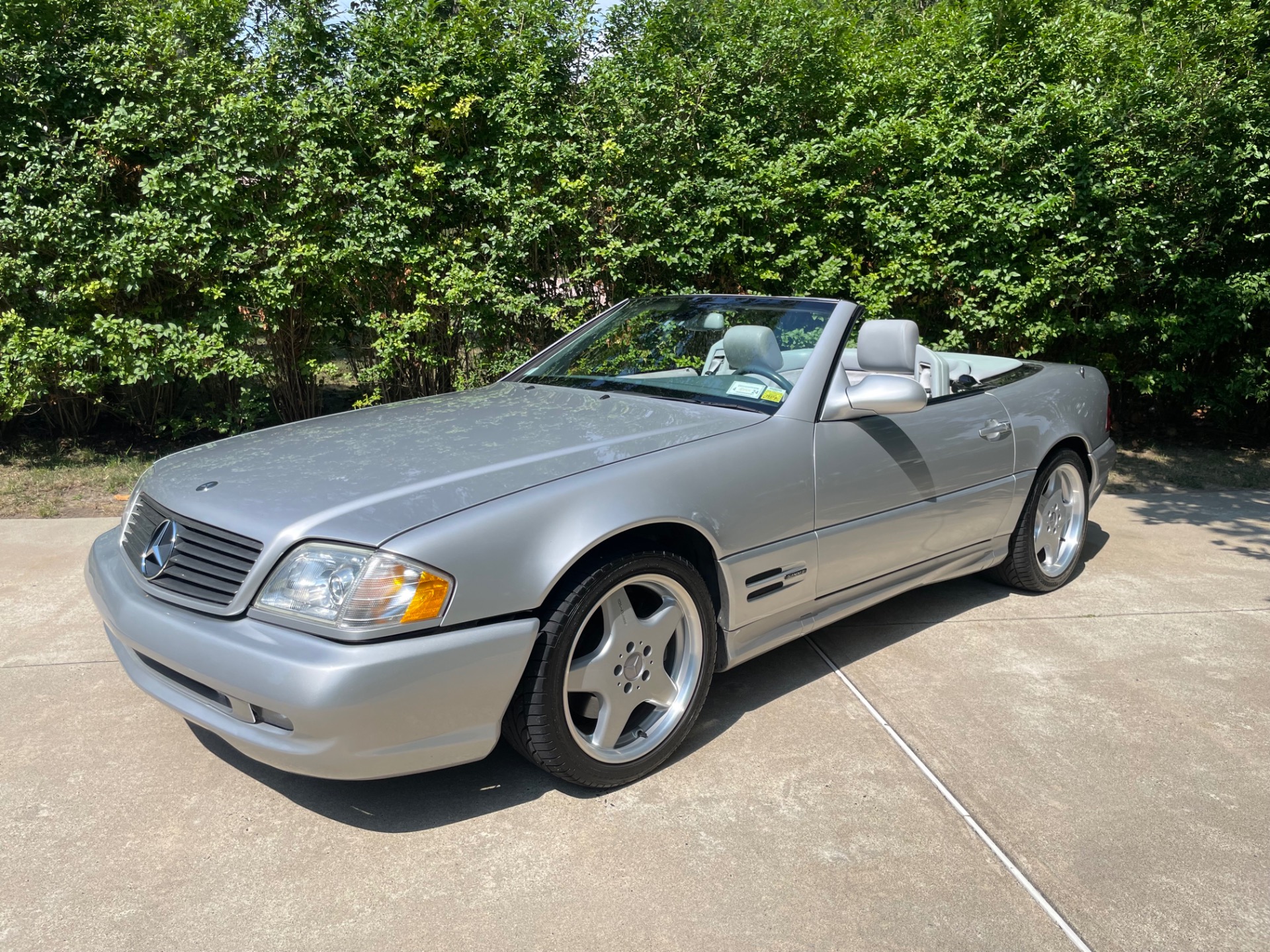 1999 Mercedes-Benz SL 500 .