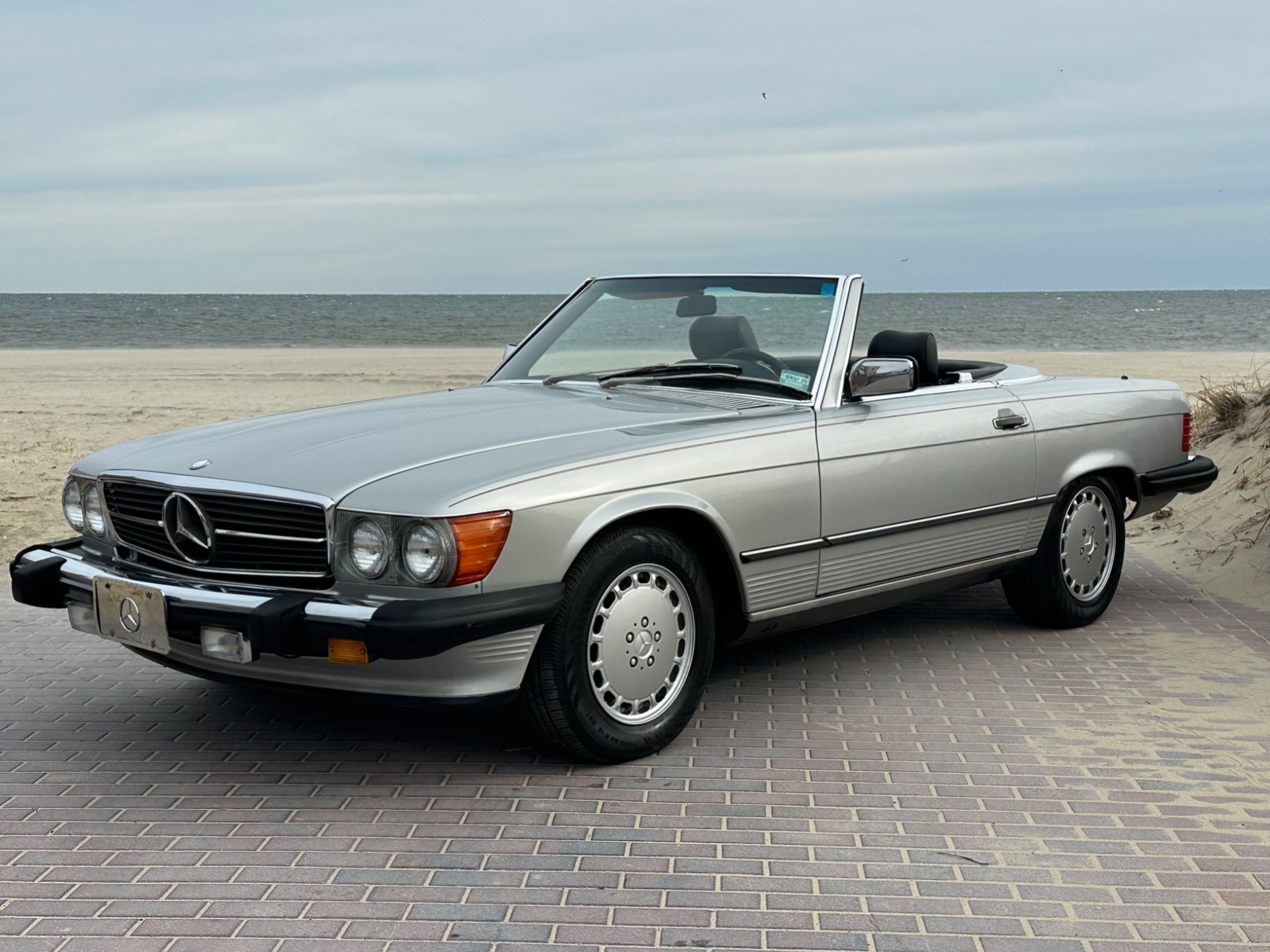 1989 Mercedes-Benz 560SL R107