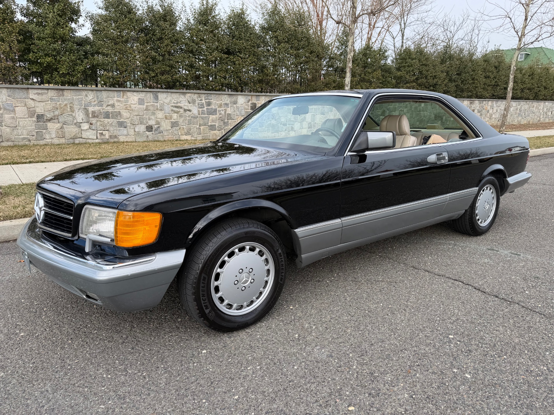 1987 Mercedes-Benz 560 SEC W126