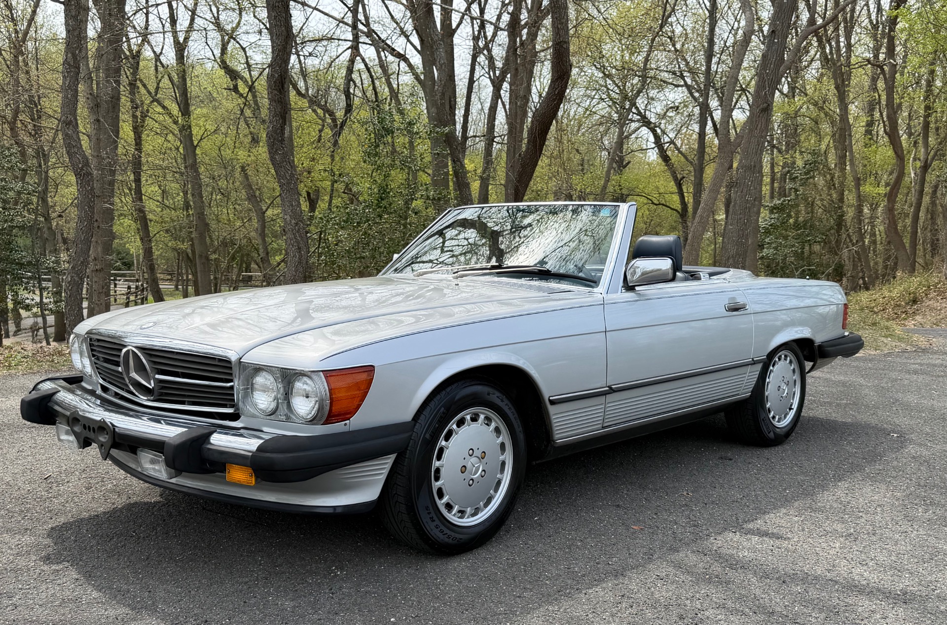 1988 Mercedes-Benz 560 SL R107